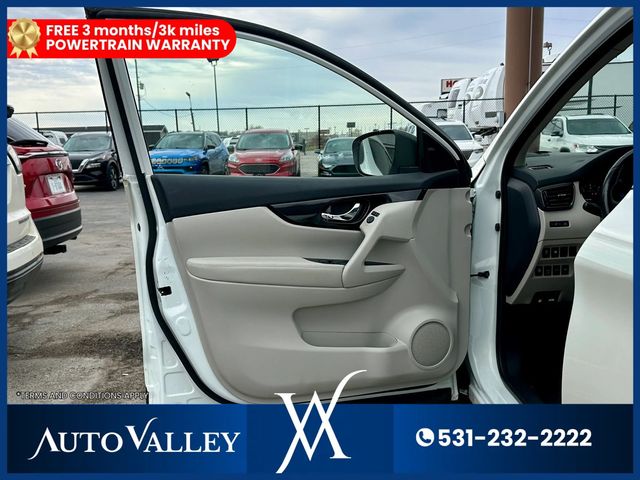 2022 Nissan Rogue Sport SL Sport Utility 4D - 23010954 - 11