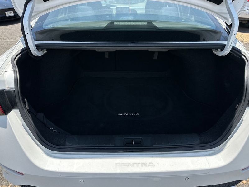 2022 Nissan Sentra SV CVT - 23015567 - 20