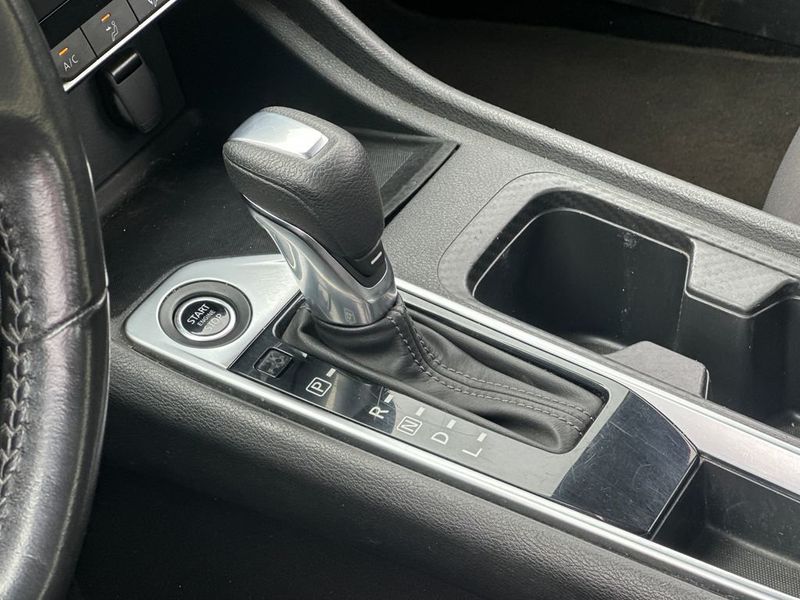 2022 Nissan Sentra SV CVT - 23039309 - 18