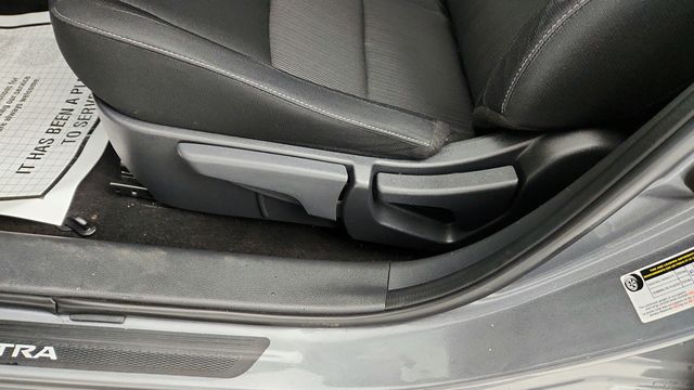 2022 Nissan Sentra SV CVT with All Weather Package - 22948582 - 10