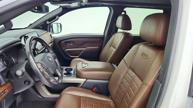 2022 Nissan Titan 4x4 Crew Cab Platinum Reserve - 23014234 - 17