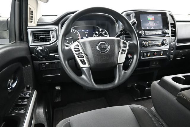 2022 Nissan Titan 4x4 Crew Cab SV - 23045295 - 13