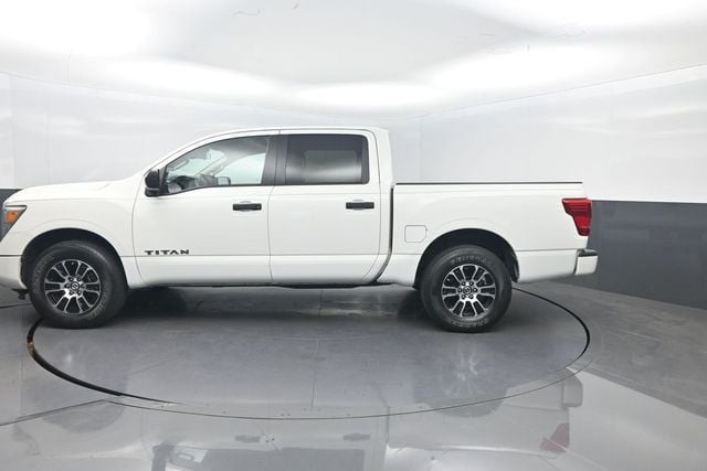 2022 Nissan Titan 4x4 Crew Cab SV - 23045295 - 1