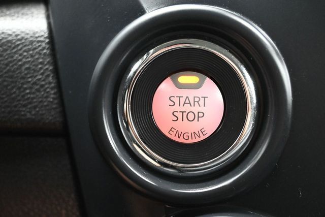 2022 Nissan Titan 4x4 Crew Cab SV - 23045295 - 19