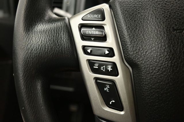 2022 Nissan Titan 4x4 Crew Cab SV - 23045295 - 22
