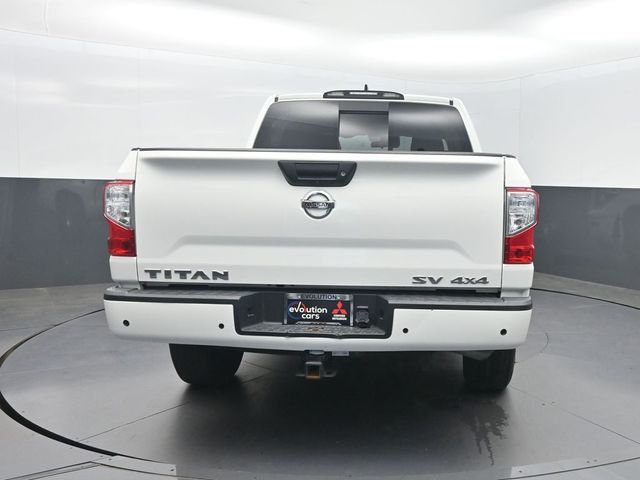 2022 Nissan Titan 4x4 Crew Cab SV - 23045295 - 34