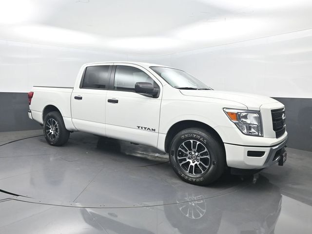 2022 Nissan Titan 4x4 Crew Cab SV - 23045295 - 37