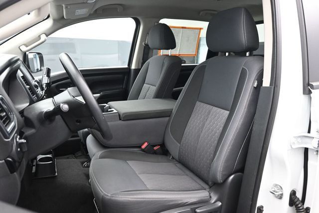 2022 Nissan Titan 4x4 Crew Cab SV - 23045295 - 4