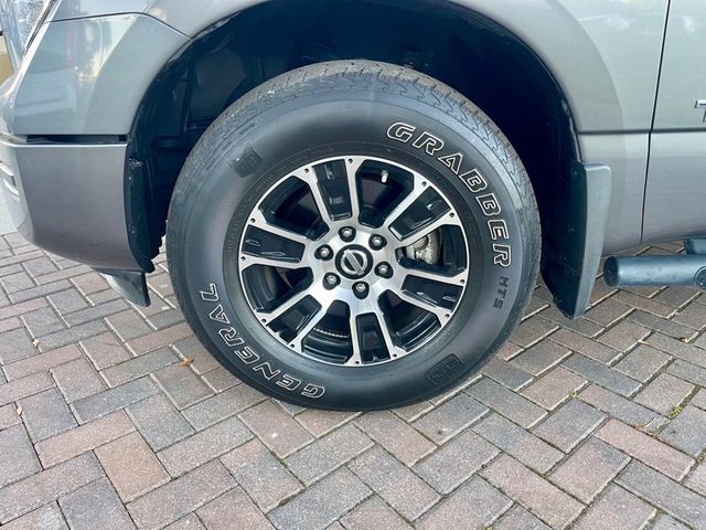 2022 Nissan Titan 4x4 Crew Cab SV - 22947164 - 9