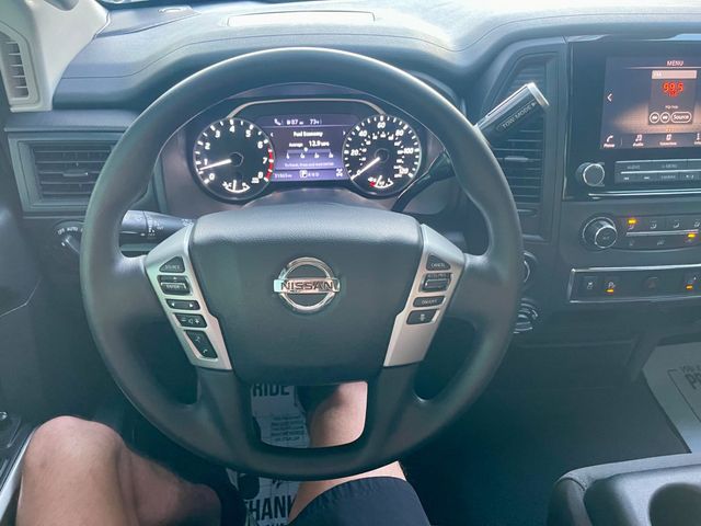 2022 Nissan Titan 4x4 Crew Cab SV - 22947164 - 13