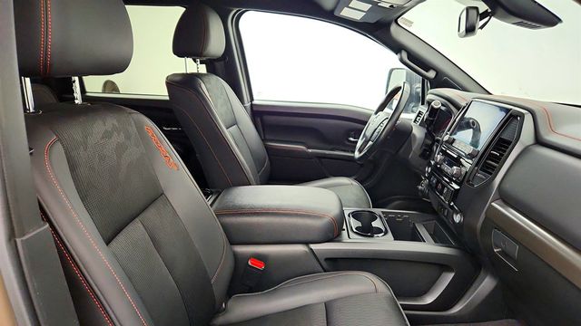 2022 Nissan Titan XD 4x4 Crew Cab PRO-4X with Rugged Step Boards - 23057803 - 23