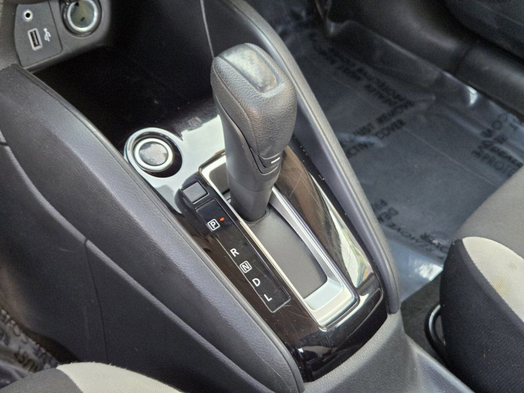 2022 Nissan Versa SV CVT - 22824727 - 19