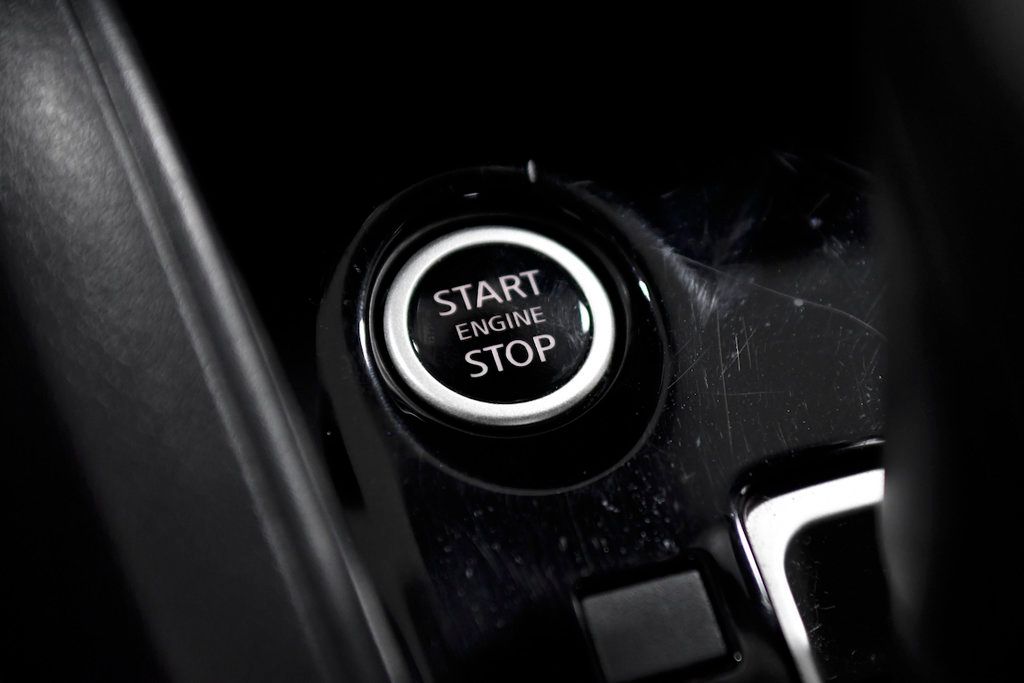 2022 Nissan Versa SV CVT - 22379225 - 25