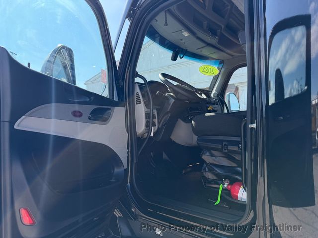 2022 Peterbilt 579  - 23068883 - 21