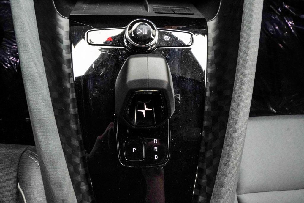 Polestar 2 photo 24