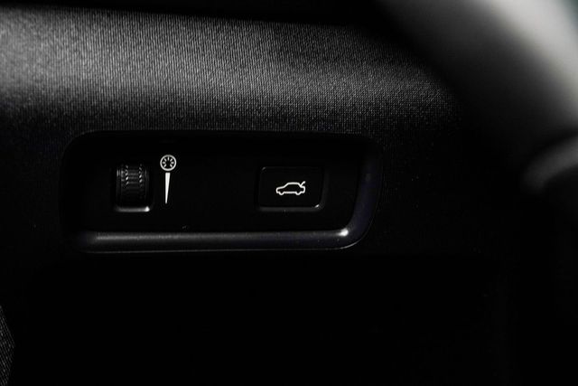 2022 Polestar 2 Long Range Dual Motor - 23059979 - 34
