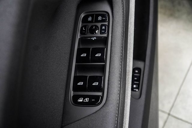 2022 Polestar 2 Long Range Dual Motor - 23070895 - 34