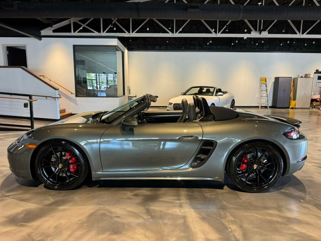 2022 Porsche Boxster S photo 2