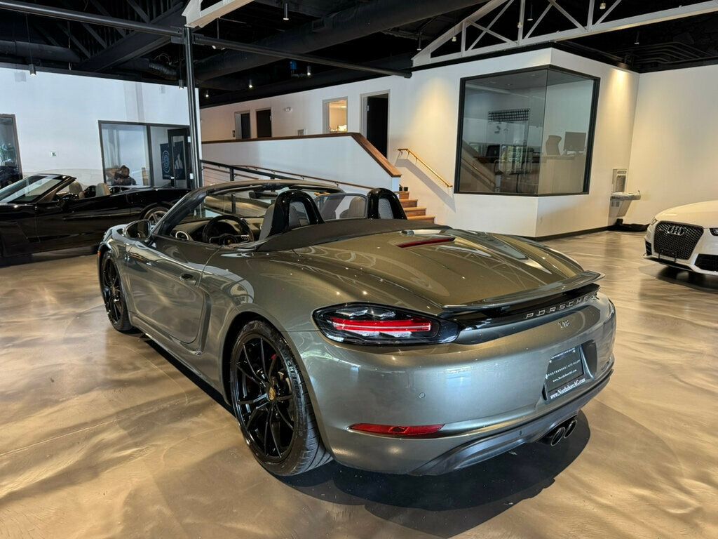 2022 Porsche Boxster S photo 3