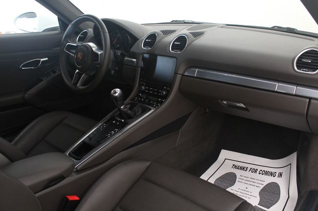 2022 Porsche 718 Cayman T Coupe - 23059153 - 5
