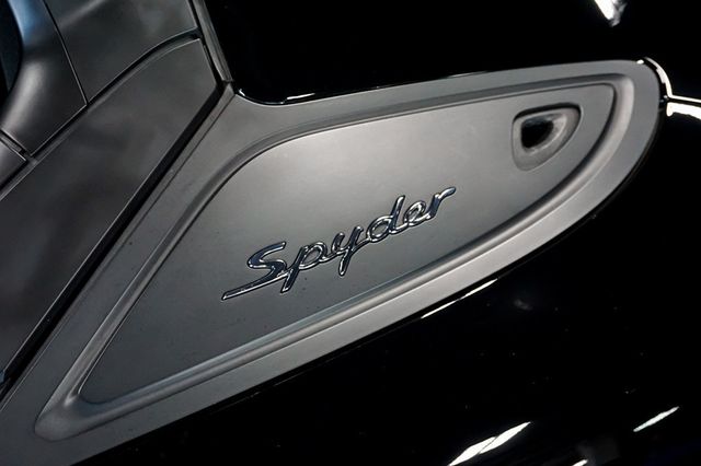 2022 Porsche 718 Spyder *718 Spyder* *6-Speed Manual* *Carbon Buckets* - 23040610 - 70