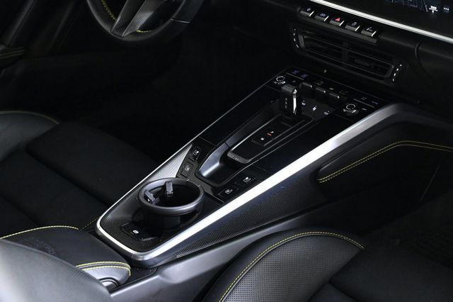 2022 Porsche 911  - 22925200 - 24