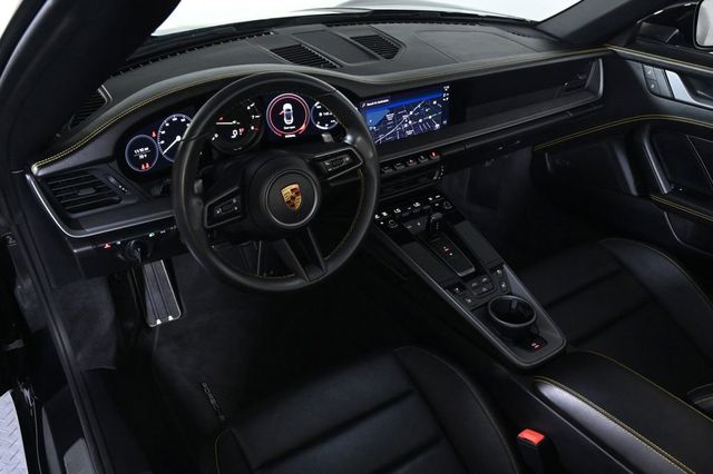 2022 Porsche 911 Carrera - 23012540 - 3