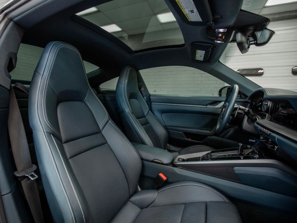 2022 Porsche 911 4 Coupe photo 26
