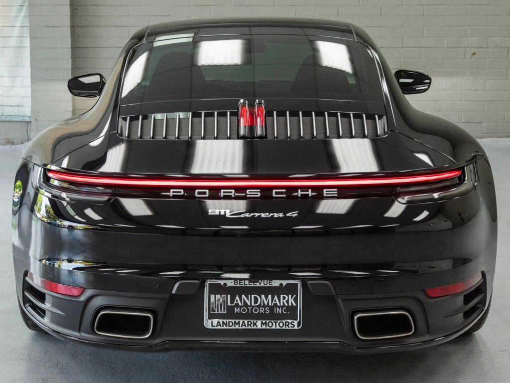 2022 Porsche 911 4 Coupe photo 36