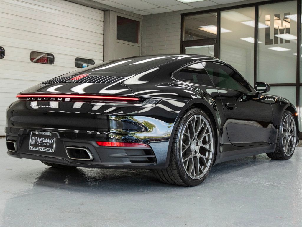 2022 Porsche 911 4 Coupe photo 37