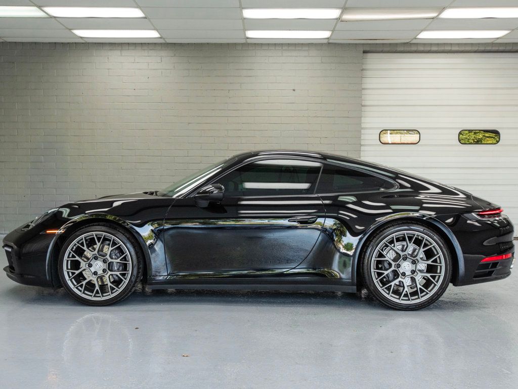 2022 Porsche 911 4 Coupe photo 4
