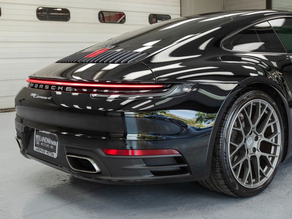 2022 Porsche 911 4 Coupe photo 38