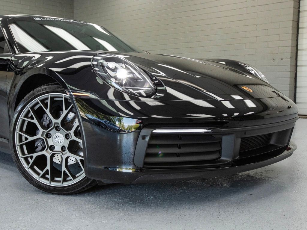 2022 Porsche 911 4 Coupe photo 9