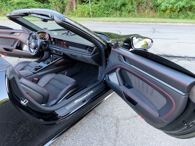 2022 Porsche 911 Carrera 4 GTS Cabriolet - 23045160 - 26