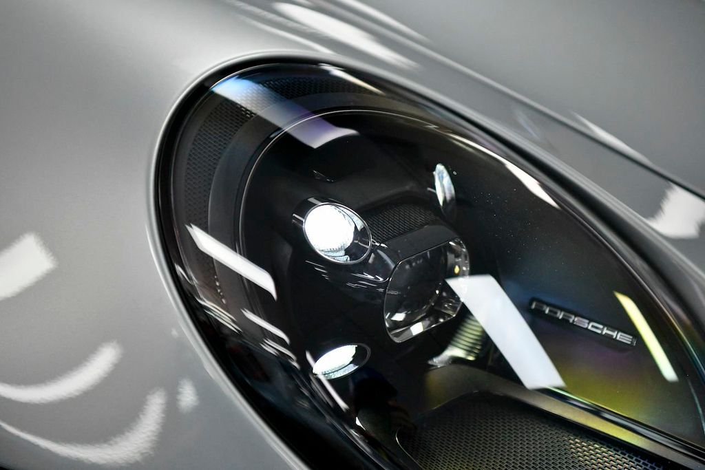 2022 Porsche 911 4 GTS Cabriolet photo 16