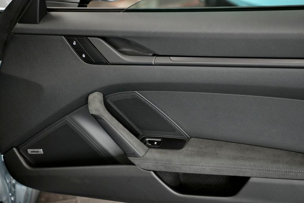 2022 Porsche 911 4 GTS Cabriolet photo 36
