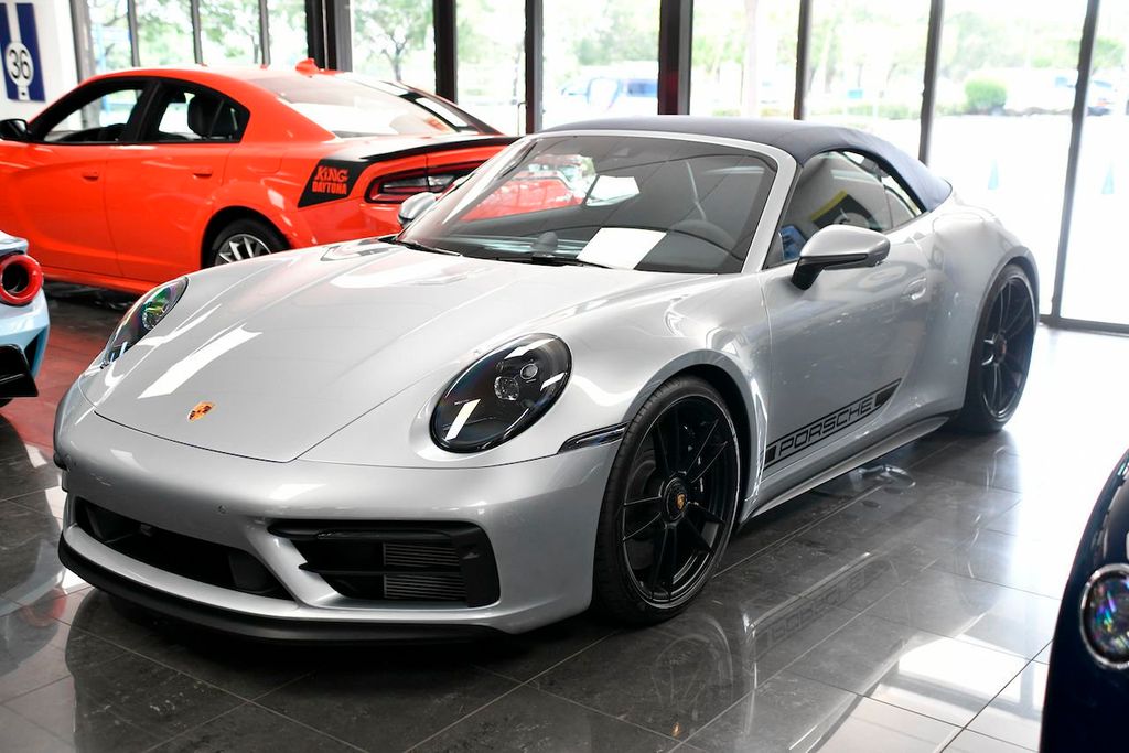 2022 Porsche 911 4 GTS Cabriolet photo 39
