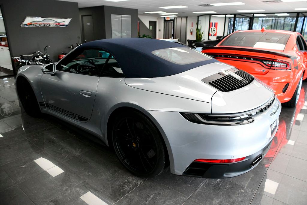 2022 Porsche 911 4 GTS Cabriolet photo 41