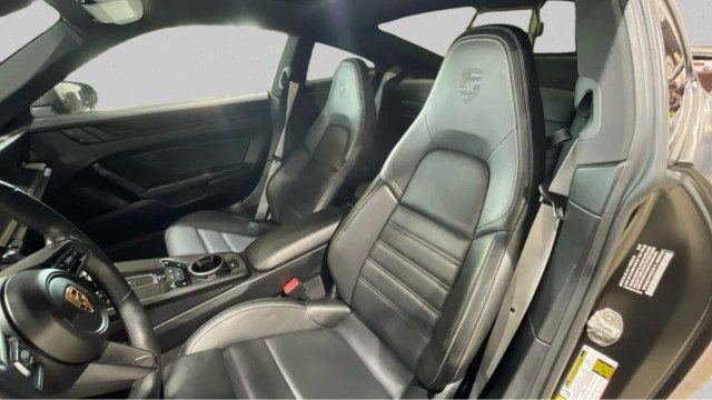 2022 Porsche 911 Carrera 4 GTS Coupe - 23073848 - 13