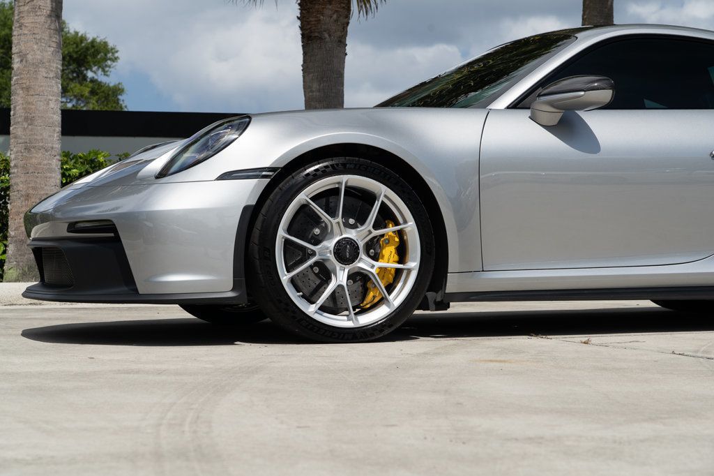 2022 Porsche 911 GT3 Coupe photo 3