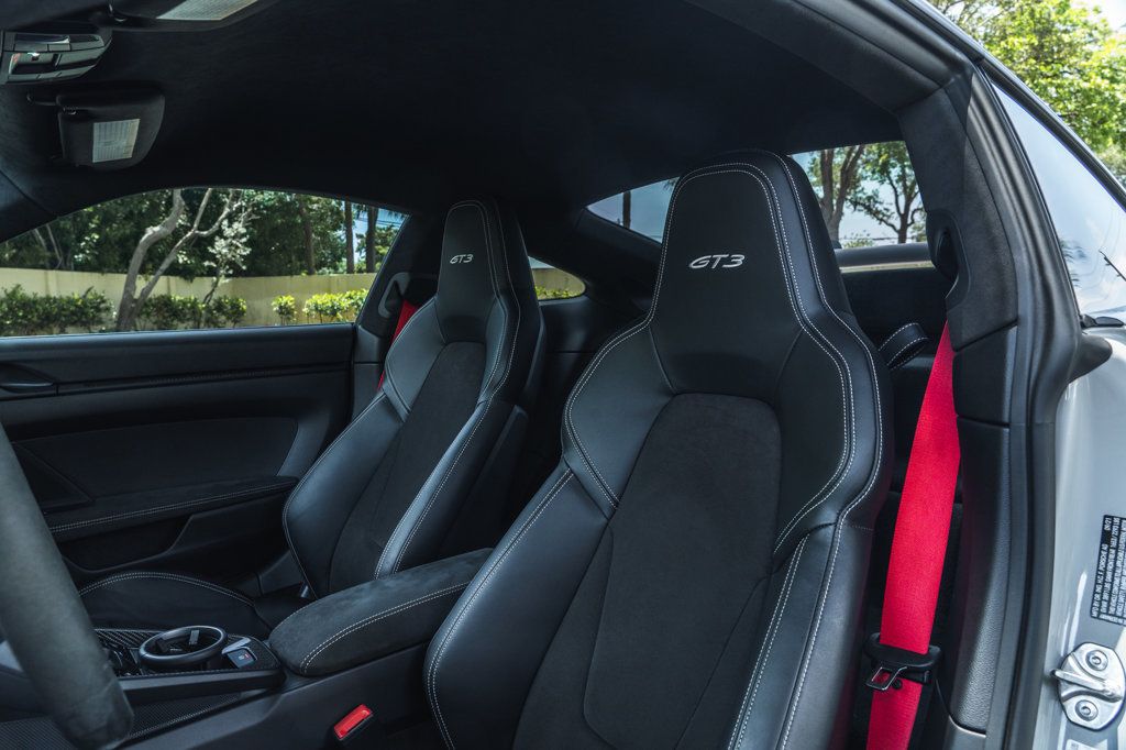 2022 Porsche 911 GT3 Coupe photo 17