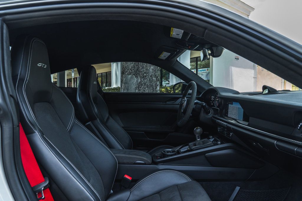 2022 Porsche 911 GT3 Coupe photo 24