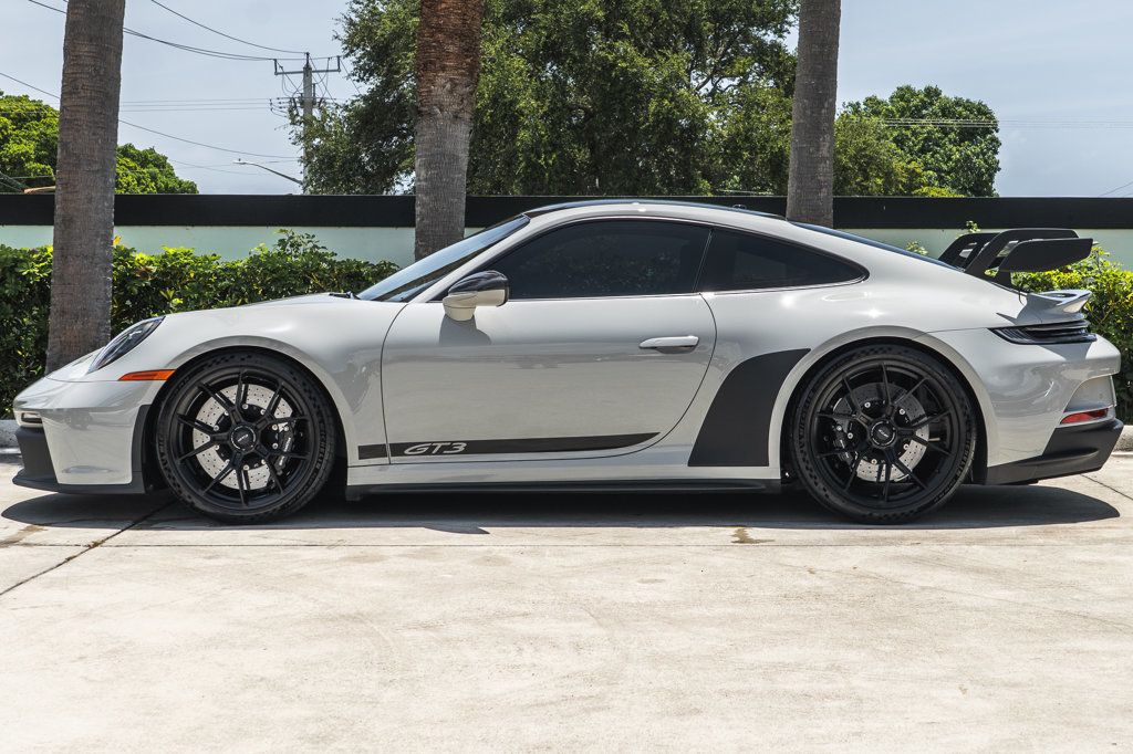 2022 Porsche 911 GT3 Coupe photo 3