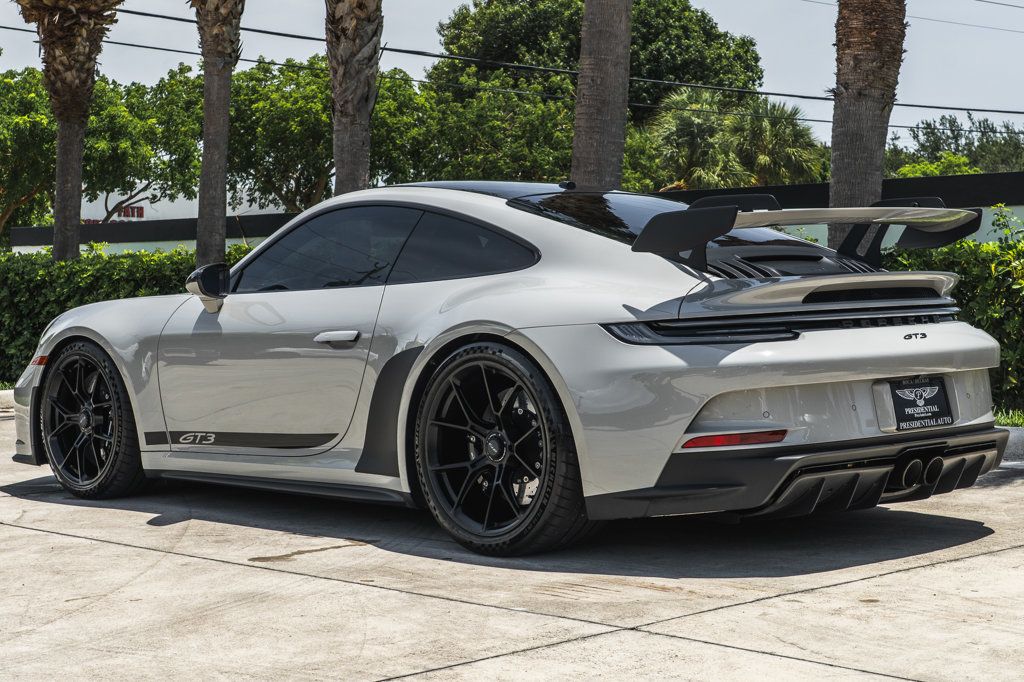 2022 Porsche 911 GT3 Coupe photo 4
