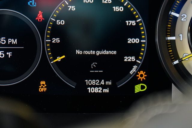 2022 Porsche 911 GT3 Coupe w/Touring Package - 23012985 - 11