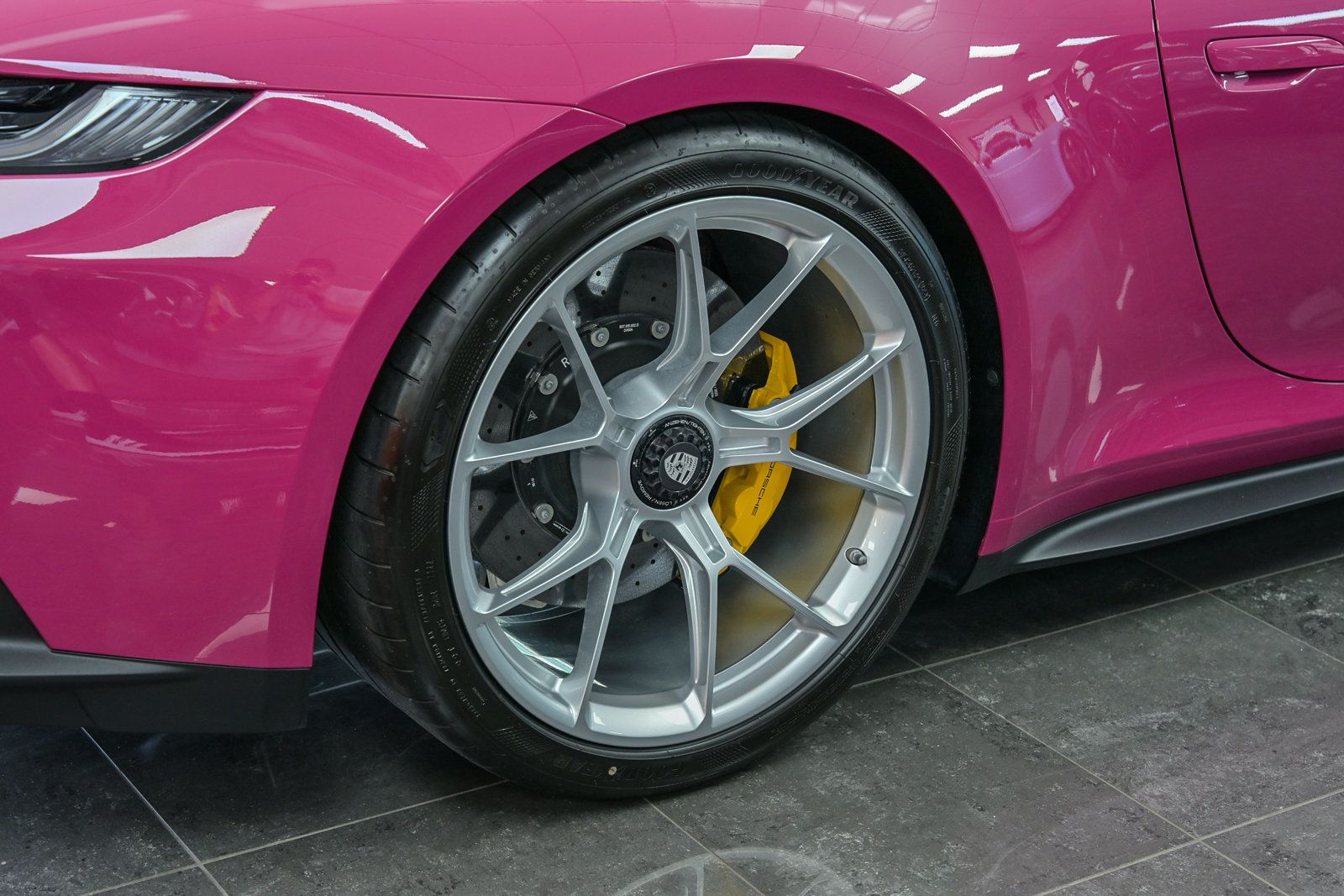 2022 Porsche 911 GT3 Coupe Touring photo 11