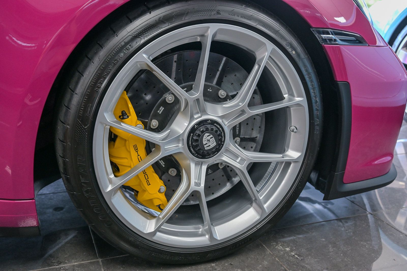 2022 Porsche 911 GT3 Coupe Touring photo 16