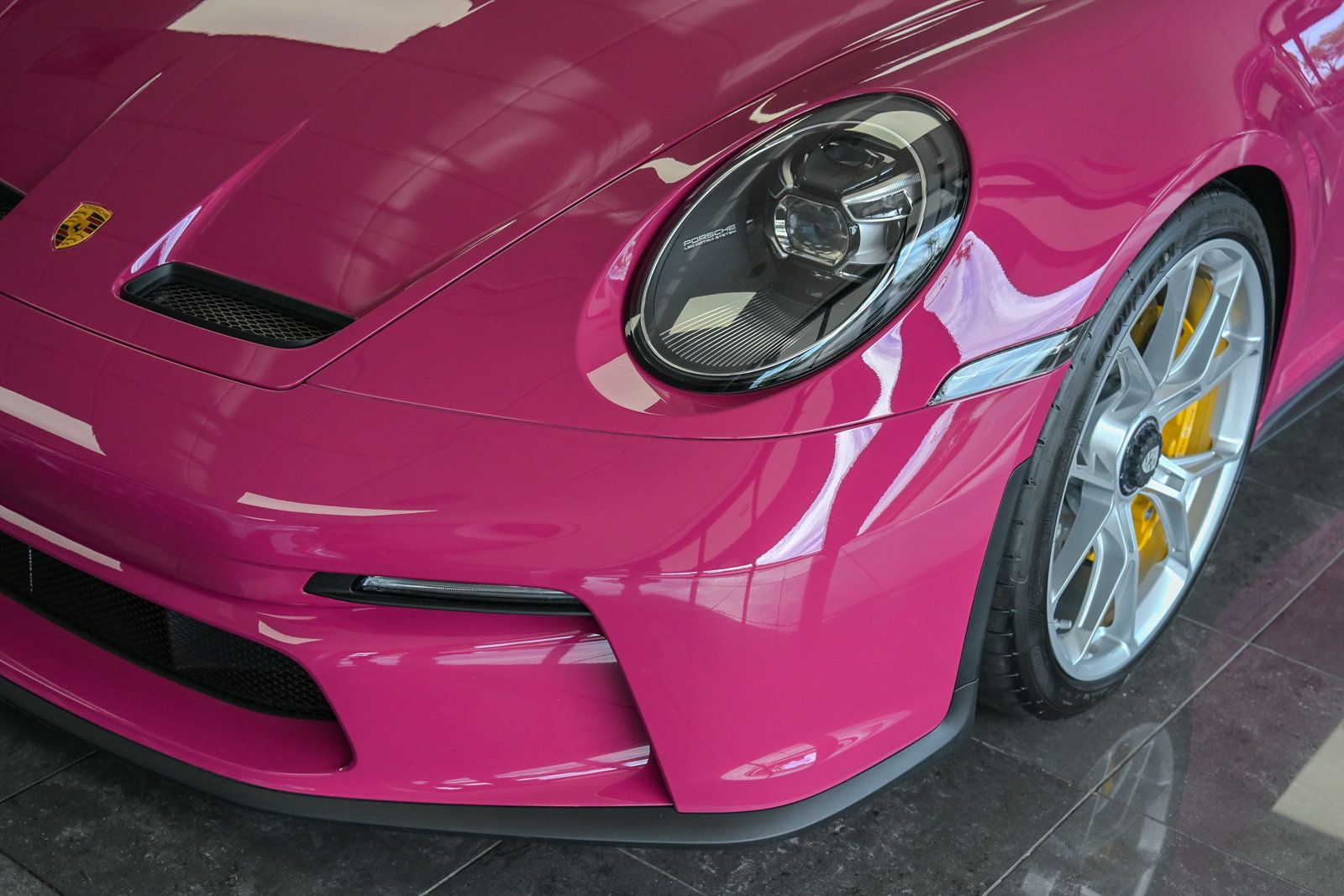 2022 Porsche 911 GT3 Coupe Touring photo 9
