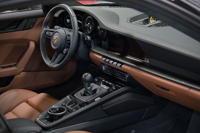 2022 Porsche 911 GT3 Coupe w/Touring Package - 22986089 - 31