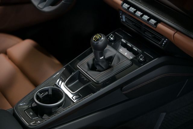 2022 Porsche 911 GT3 Coupe w/Touring Package - 22986089 - 34